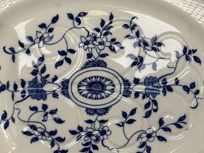 MINTON, late 19th century.
Large oval meat...