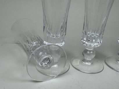 SEVRES.
Série de 6 flutes à champagne en...