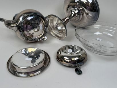 Silver plated set including:
- a pitcher...