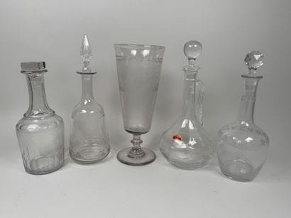 A set of 4 crystal and cut-and-engraved glass...