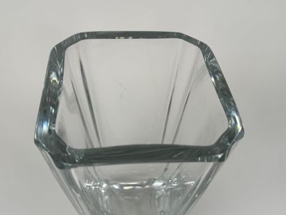 DAUM France.
Large molded and pressed crystal...