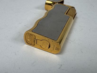 VAN CLEFF & ARPELS à Paris.
Briquet de poche...
