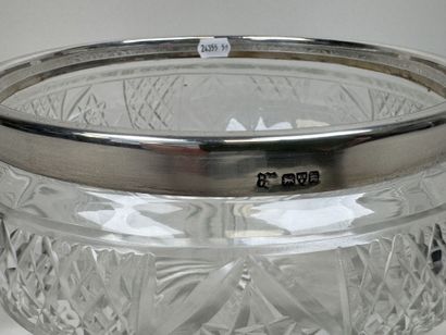 Circular crystal bowl with diamond-point...