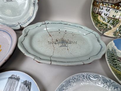 A set of polychrome and gold earthenware...