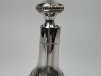 Small bottle made of molded crystal and 950/1000...