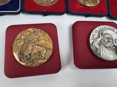 Set of seven medals made of bronze, copper,...