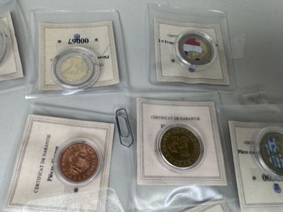 7 coffrets numismatique de pièces en Euro...