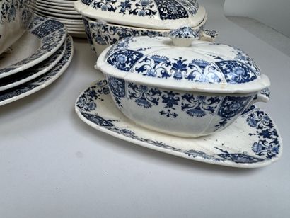 GIEN.
A large set of blue-and-white earthenware...