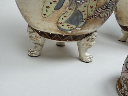 JAPAN, SATSUMA.
Pair of lidded pots in polychrome...