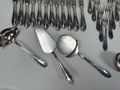 Partie de ménagère en métal argenté, modèle...