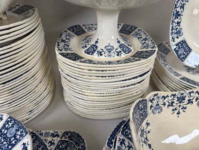 GIEN.
A large set of blue-and-white earthenware...