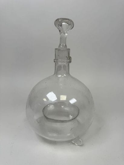 Glass tripod fly trap.
H. 23 cm.