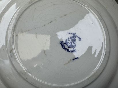 LG.
Fine earthenware tableware set with a...