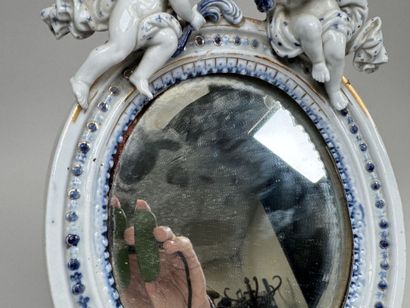 Miroir de table à vue ovale en porcelaine...