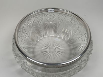 Circular crystal bowl with diamond-point...