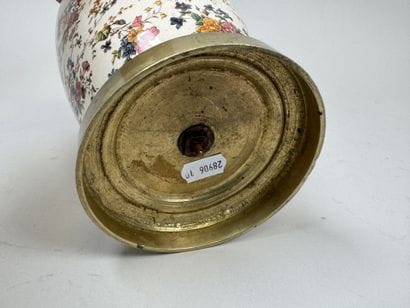SARREGUEMINES (?).
Fine earthenware vase...