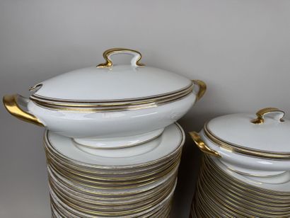 William GUERIN & Co. in Limoges.
Extensive...