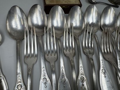 Silver plated set:
- Silver plated cutlery...