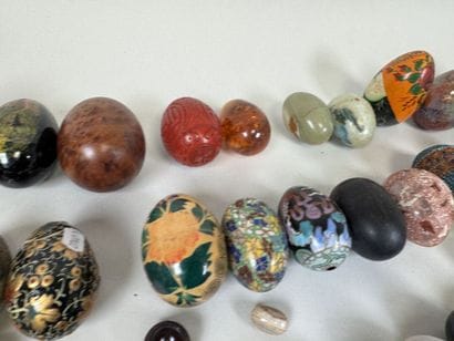 Important collection of eggs and decorative...