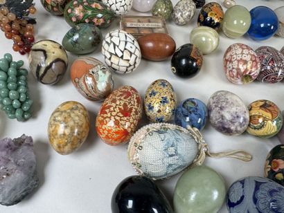 Important collection of eggs and decorative...