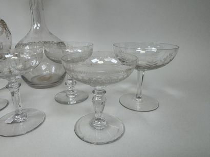 Partie de service de verres en cristal à...