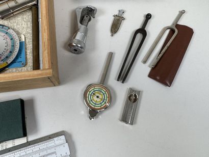 Important lot d'objets divers dont :
- Maurice...