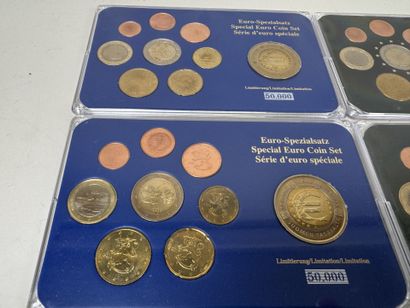 12 coffrets numismatique de pièces en Euro...
