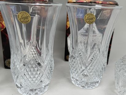 CRISTAL D'ARQUES.
Set of 4 cut crystal pieces,...