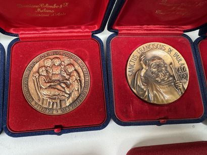 Set of seven medals made of bronze, copper,...