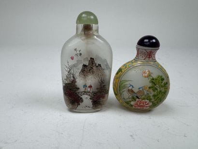 CHINE, XXe.
Deux tabatières en verre à décor...