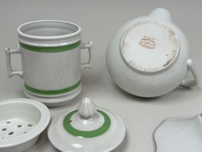 Set includes:
- French porcelain, Paris -...