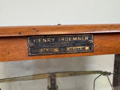 Henry TROEMNER à Philadelphia.
Balance apothicaire...