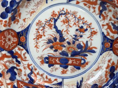 JAPAN, IMARI, early 20th century.
Large,...