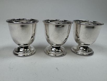 OVALE.
Série de 3 coquetiers en argent 925/1000.
Poids...