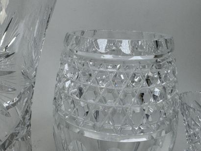 Set of three crystal vases with diamond-point...
