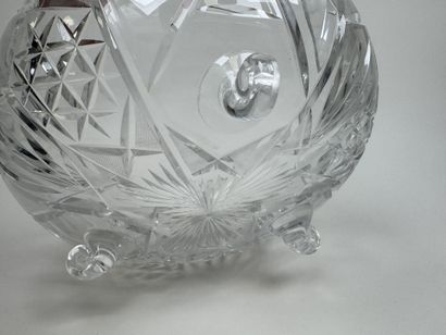 BOHEME.
Grande coupe tripode circulaire et...