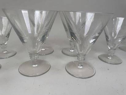 SAINT LOUIS.
Partie de service de verres...