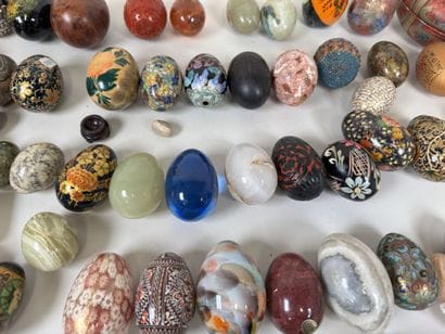Important collection of eggs and decorative...