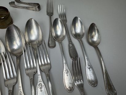 Silver plated set:
- Silver plated cutlery...