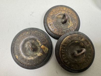 Lot de boutons d'uniforme.
(usures, oxyd...