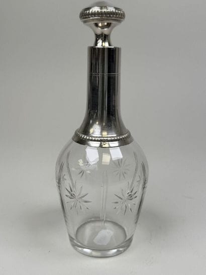Small bottle made of molded crystal and 950/1000...