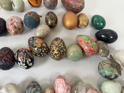 Important collection of eggs and decorative...
