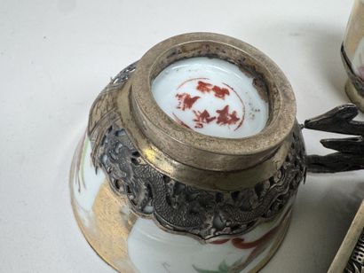 INDONESIE, XXe.
Lot en porcelaine polychrome...