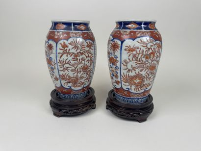 CHINE, XXe.
Paire de vase en porcelaine polychrome...