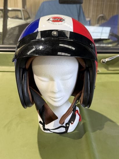 LS2.
Tricolor helmet.
Size XXL.