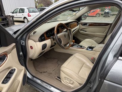 JAGUAR XJ6
June 4, 2003

Type: N*3A501
Serial...