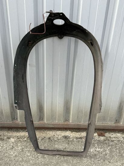 HOTCHKISS
Metal grating.
90 x 50 cm.