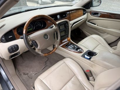 JAGUAR XJ6
June 4, 2003

Type: N*3A501
Serial...