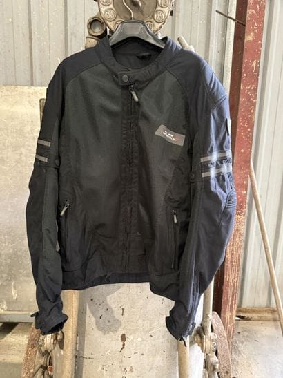 ALL ONE TECNOLOGY
Summer motorcycle jacket.
Size...