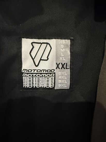 MOTOMOD.
Long motorcycle or scooter jacket.
Size...